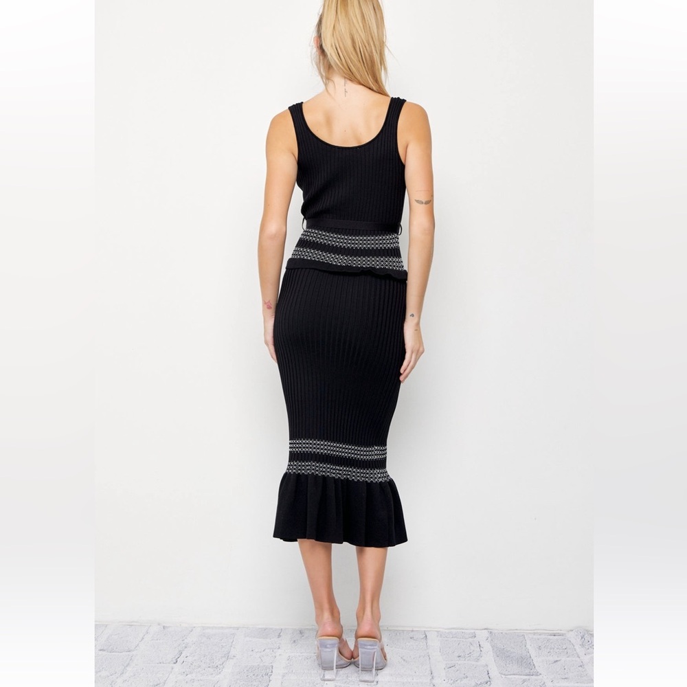246. Pretty First Impression Rib Knit Ruffle midi dress in black - Picture 4 of 6